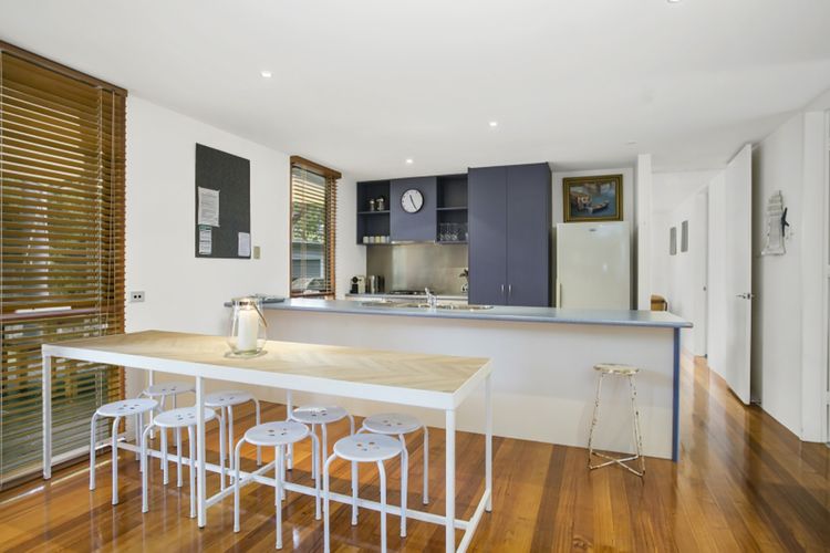 Waves at Back Beach 1