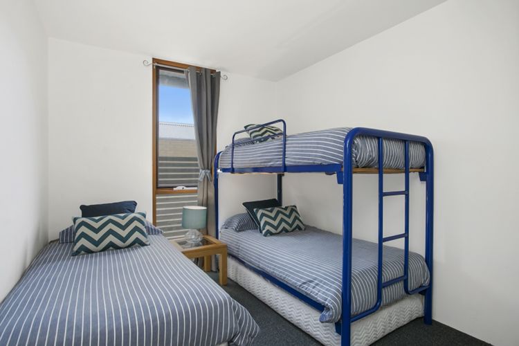 Waves at Back Beach 1