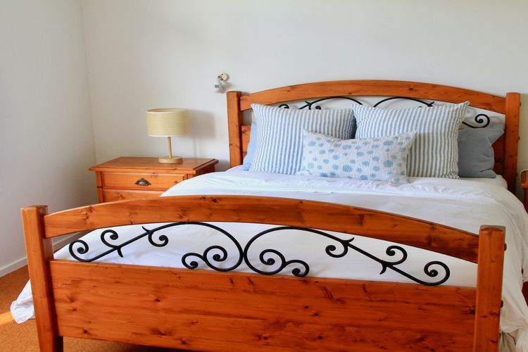 The Deckhouse at Lonnie