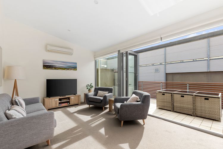 Beach House at Lonnie