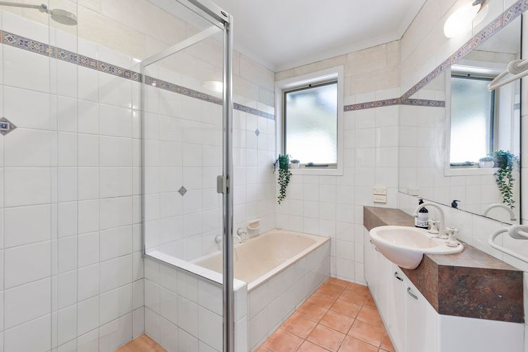 Alexander in Old Lonnie