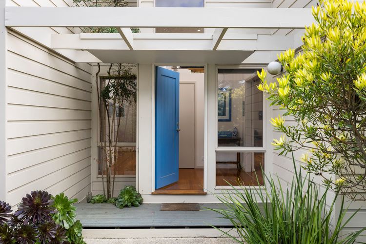 Lonsdale Back Beach Retreat