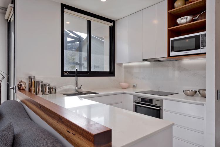 Gloria Nanook – Squatters 17