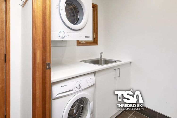 Ski Fall at Lake Crackenback