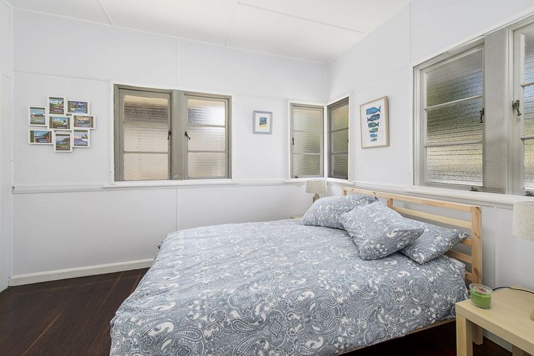 Herb s Hideaway, 11 Belmore Street