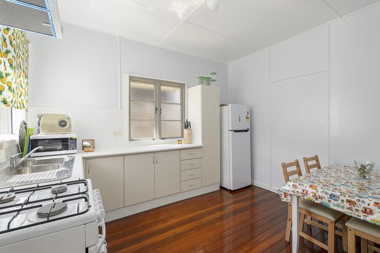 Herb s Hideaway, 11 Belmore Street
