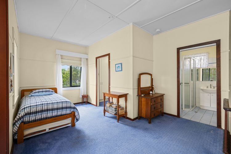 Lorikeet Retreat, 11 Hodgson Street