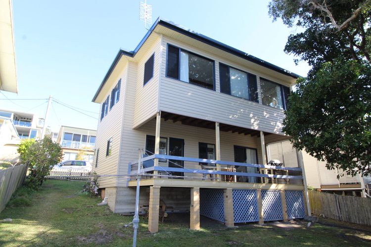 Lorikeet Retreat, 11 Hodgson Street