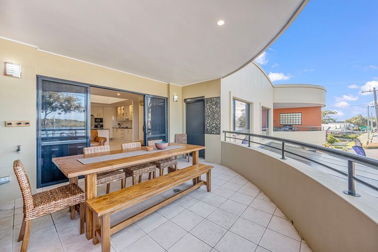 Pippies, your water view escape