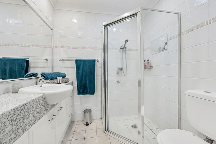 Pippies, your water view escape