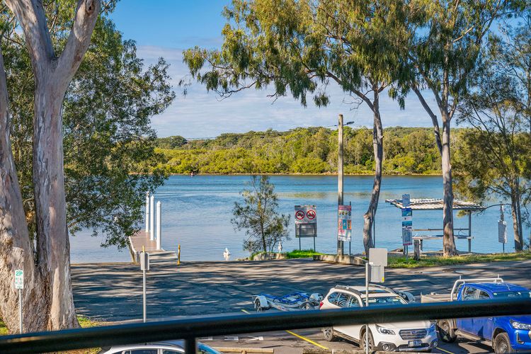 Pippies, your water view escape