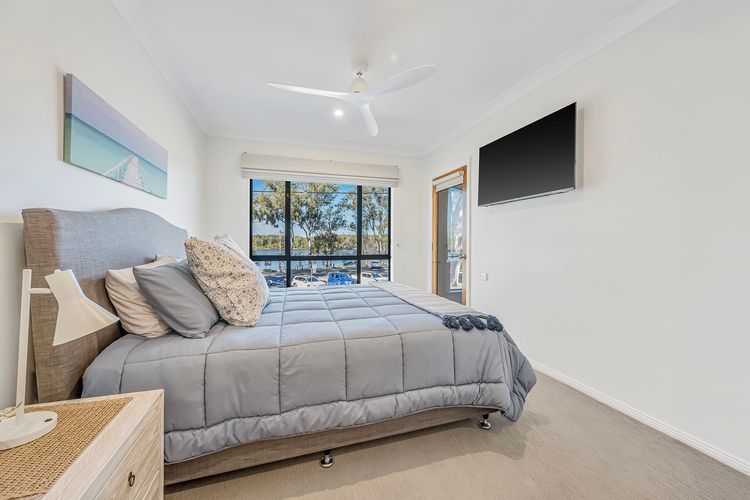 Pippies, your water view escape