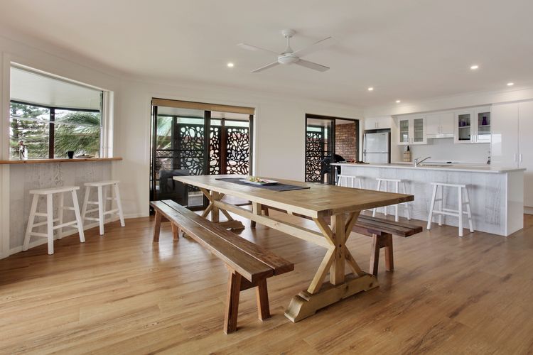 Seapoint Holiday House, 4 Gowing Street Crescent Head NSW 2440