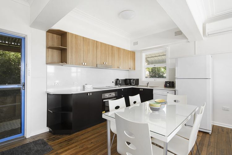 Whitecaps, 26 East Street