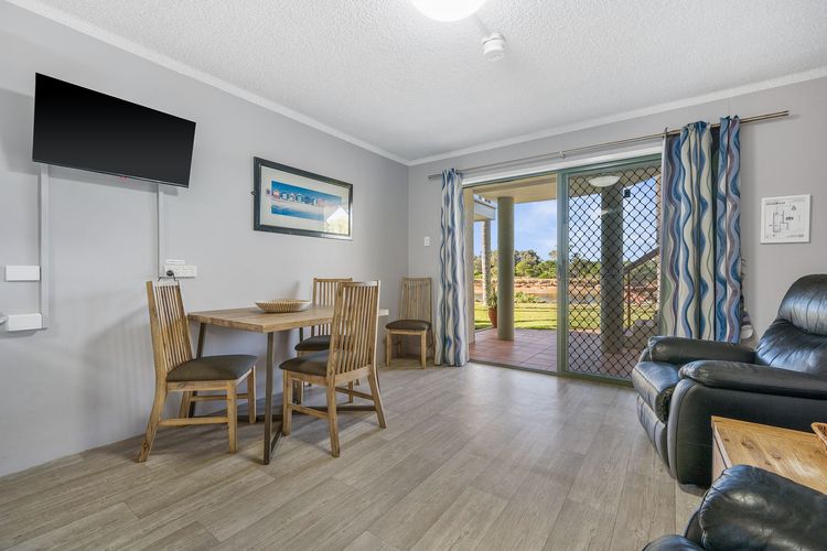 Beachfront 2, 25 Willow Street