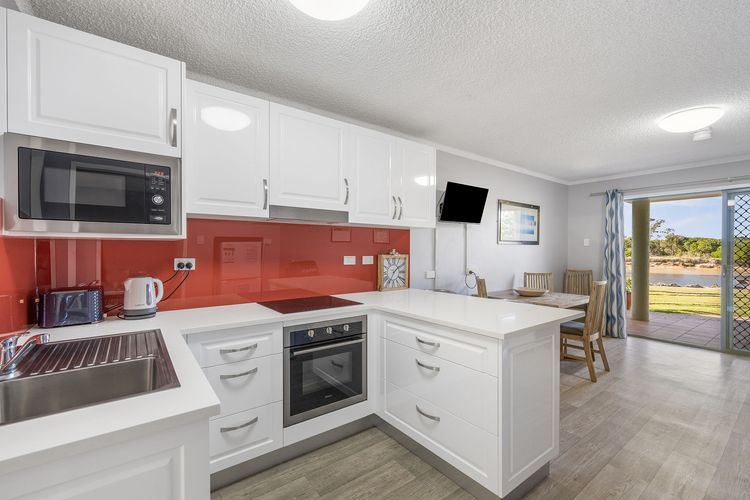 Beachfront 2, 25 Willow Street