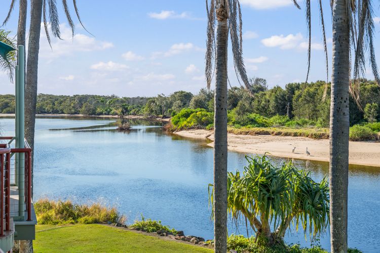 Beachfront 3, 25 Willow Street