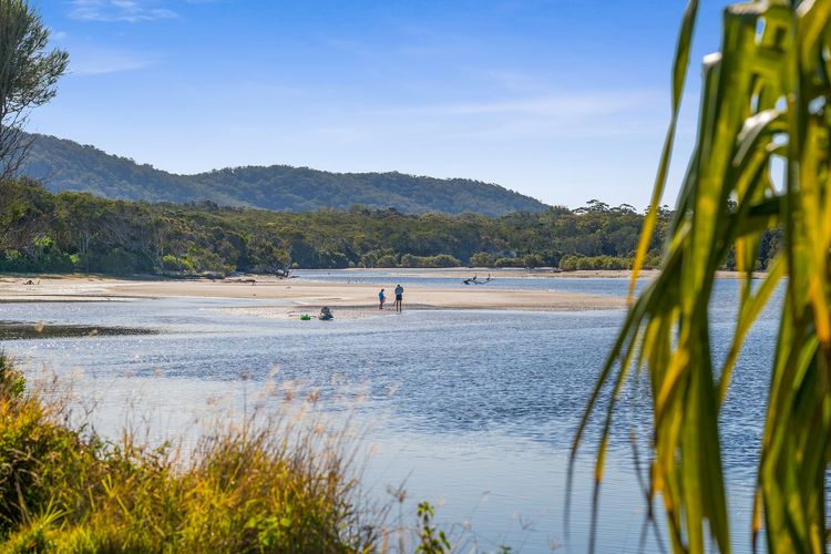 Beachfront 4, 25 Willow Street