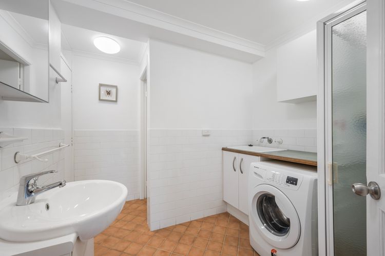 Beachfront 4, 25 Willow Street