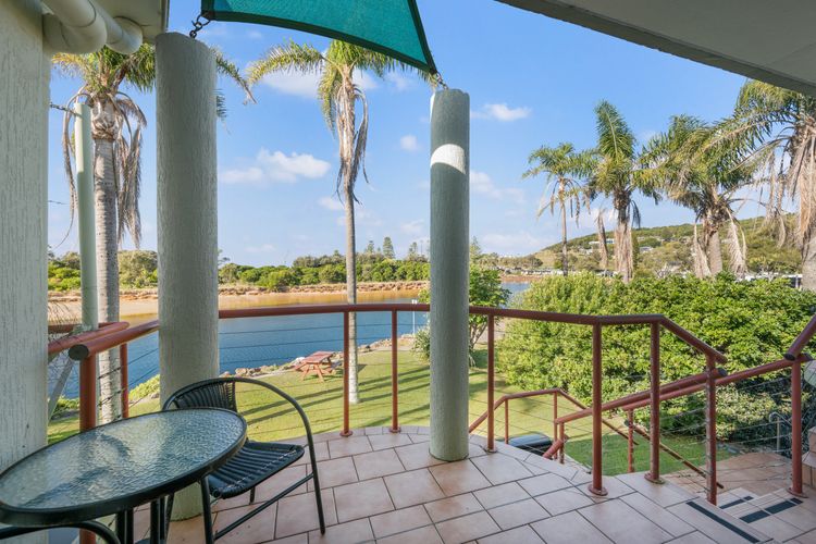 Beachfront 4, 25 Willow Street