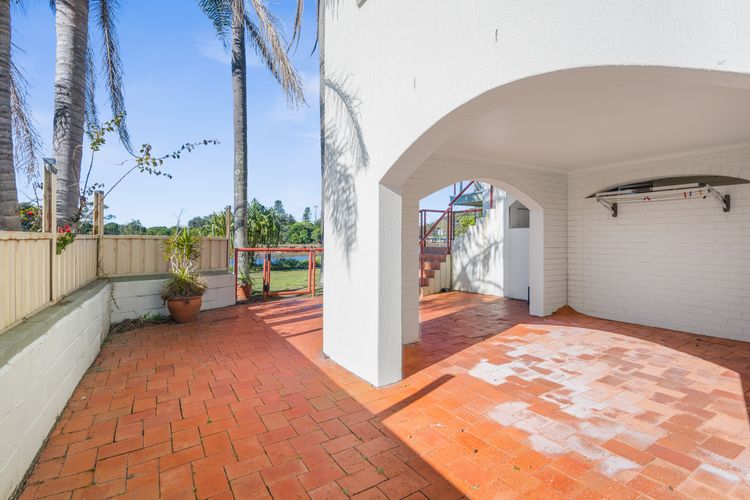 Beachfront 5, 25 Willow Street