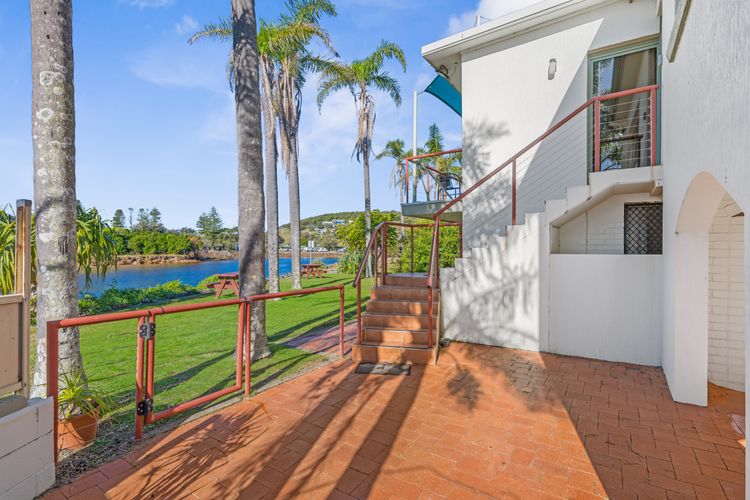 Beachfront 5, 25 Willow Street