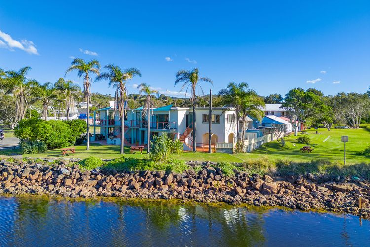 Beachfront 5, 25 Willow Street