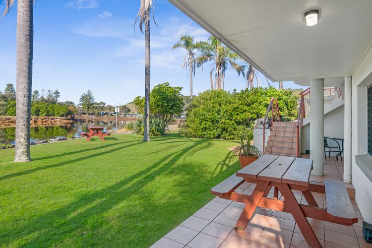 Beachfront 5, 25 Willow Street