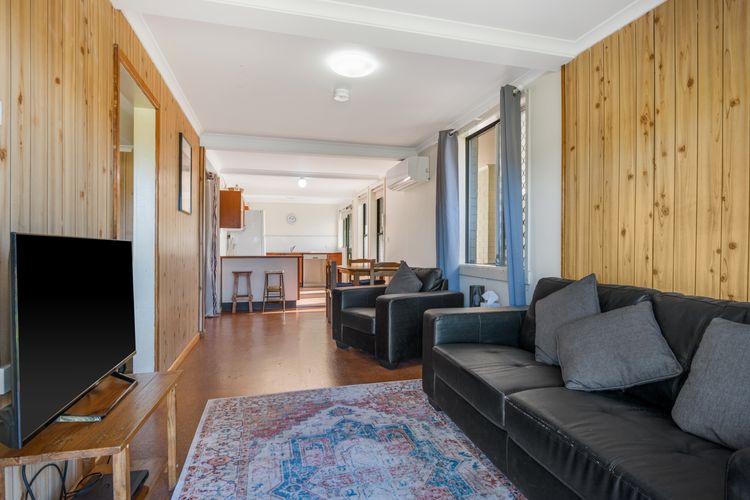 Beachfront 5, 25 Willow Street
