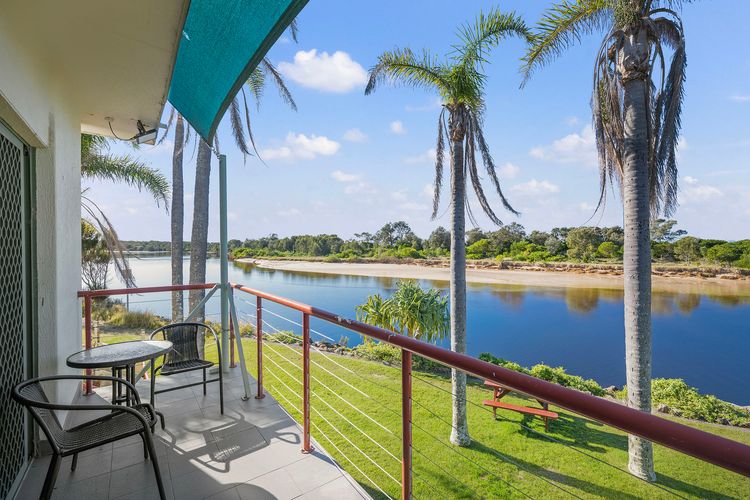 Beachfront 6, 25 Willow Street