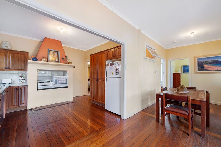 Berry, 16 East Street