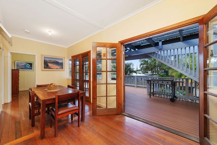 Berry, 16 East Street