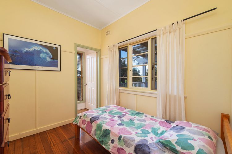 Berry, 16 East Street