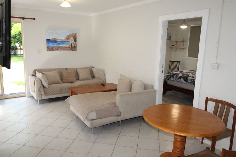 COCOMO HOLIDAY HOME, 47 Pacific Street