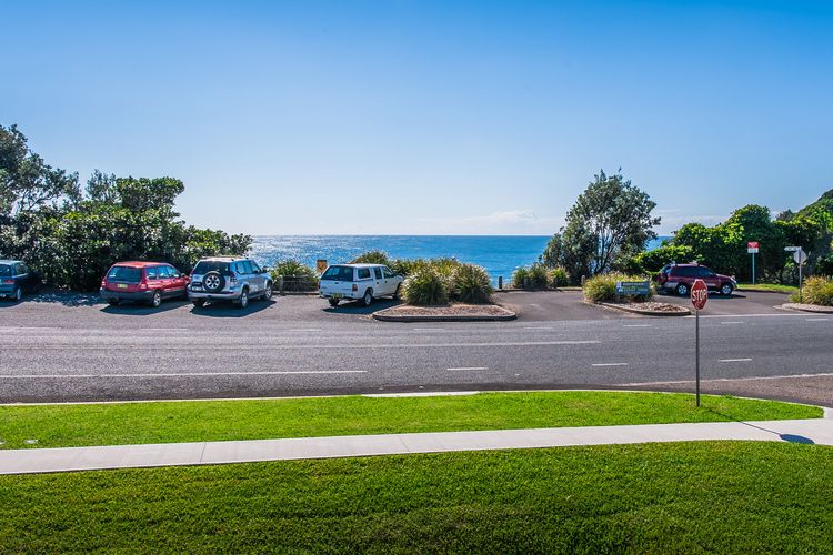 Escape at Nobbys Beach House 1, 1 Dixon Avenue,