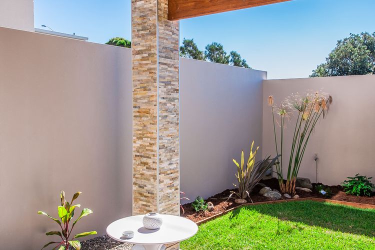 Escape at Nobbys Beach House 1, 1 Dixon Avenue,