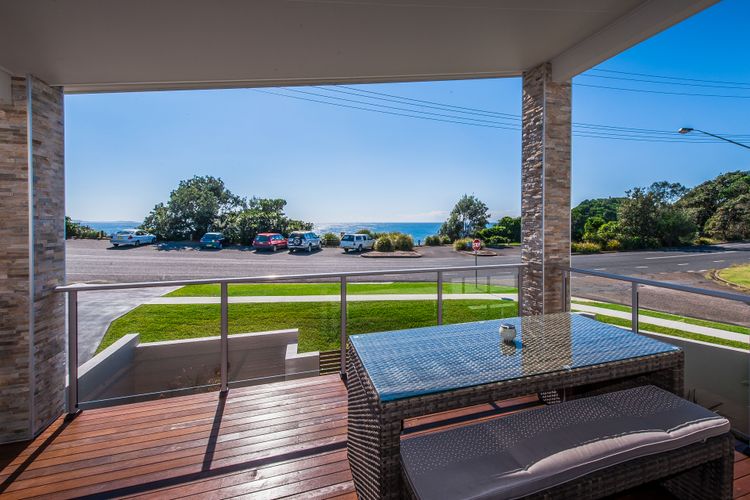 Escape at Nobbys Beach House 1, 1 Dixon Avenue,