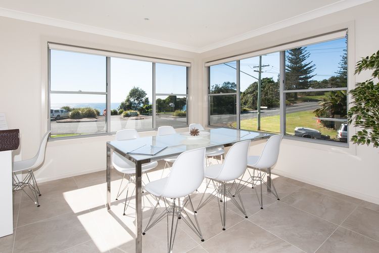 Escape at Nobbys Beach House 1, 1 Dixon Avenue,