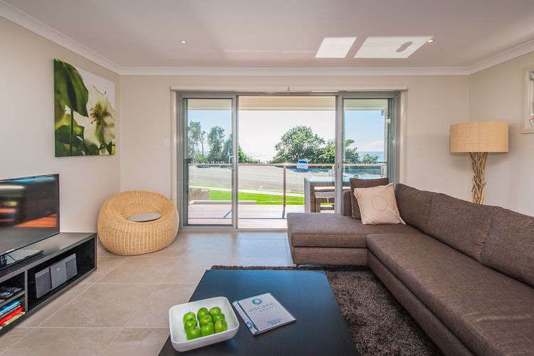 Escape at Nobbys Beach House 2, 74 Pacific Drive,