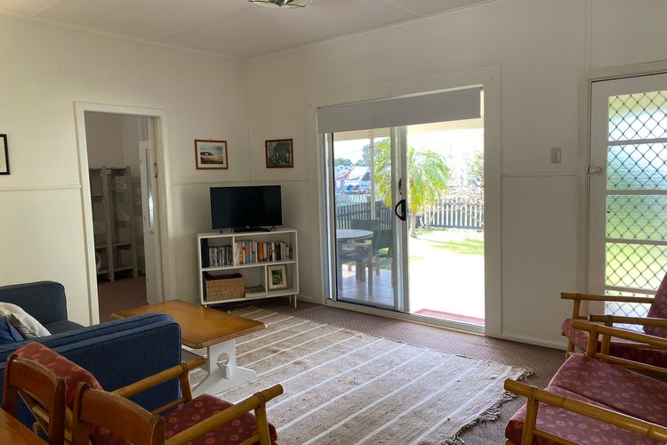 Fleur Cottage, 7 Willow Street