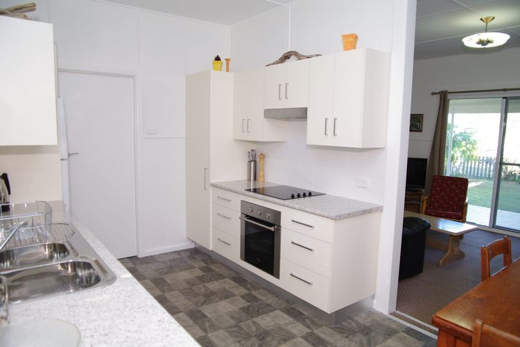 Fleur Cottage, 7 Willow Street
