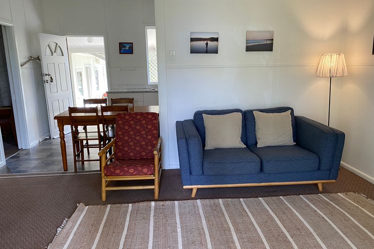 Fleur Cottage, 7 Willow Street