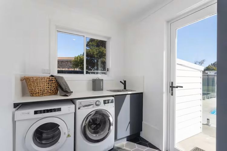 Harrington Escape, 63 Beach street