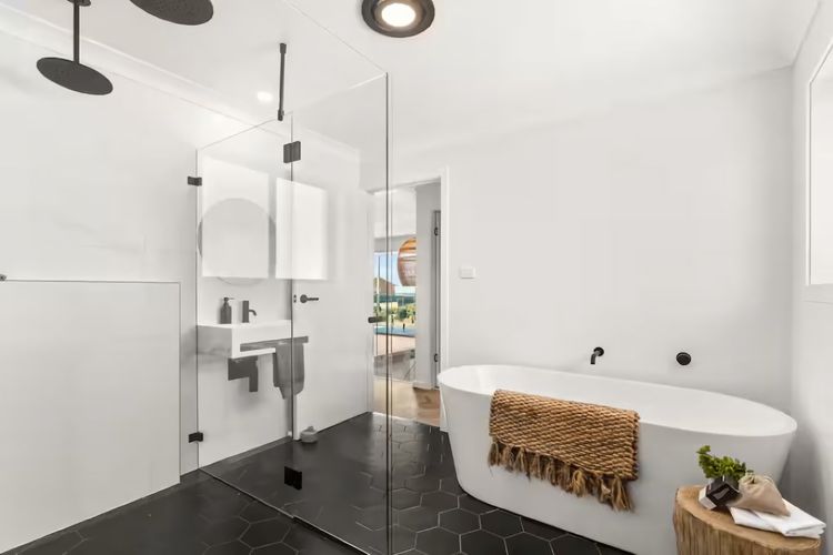 Harrington Escape, 63 Beach street