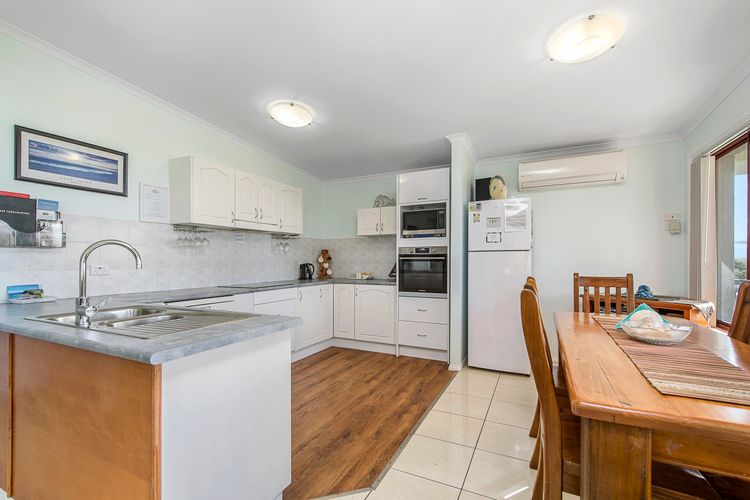 Heathers Seaside Apartments 1, 10 Rankine Street
