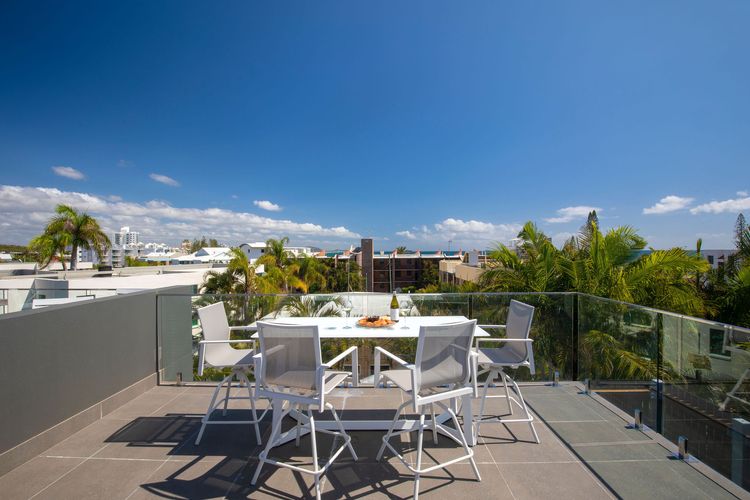 Rooftop Alexandra Headland