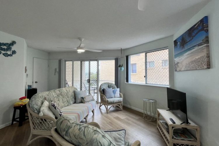 CHEQUERS CALOUNDRA UNIT 2