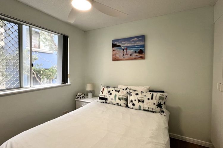 CHEQUERS CALOUNDRA UNIT 2