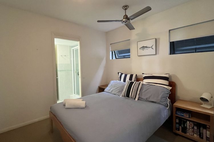 Bedroom 2 - Queen Bed