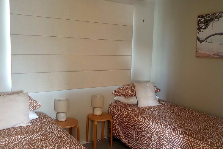 Bedroom - 2 Single Beds